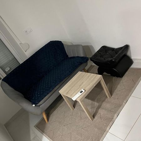 Appartement Calme Dans Villa Individuelle Bagnols-sur-Cèze Exteriör bild