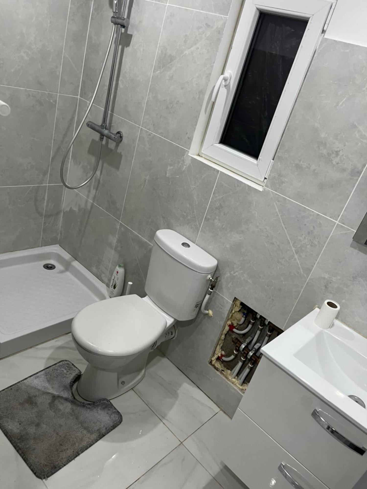 Appartement Calme Dans Villa Individuelle Bagnols-sur-Cèze Exteriör bild