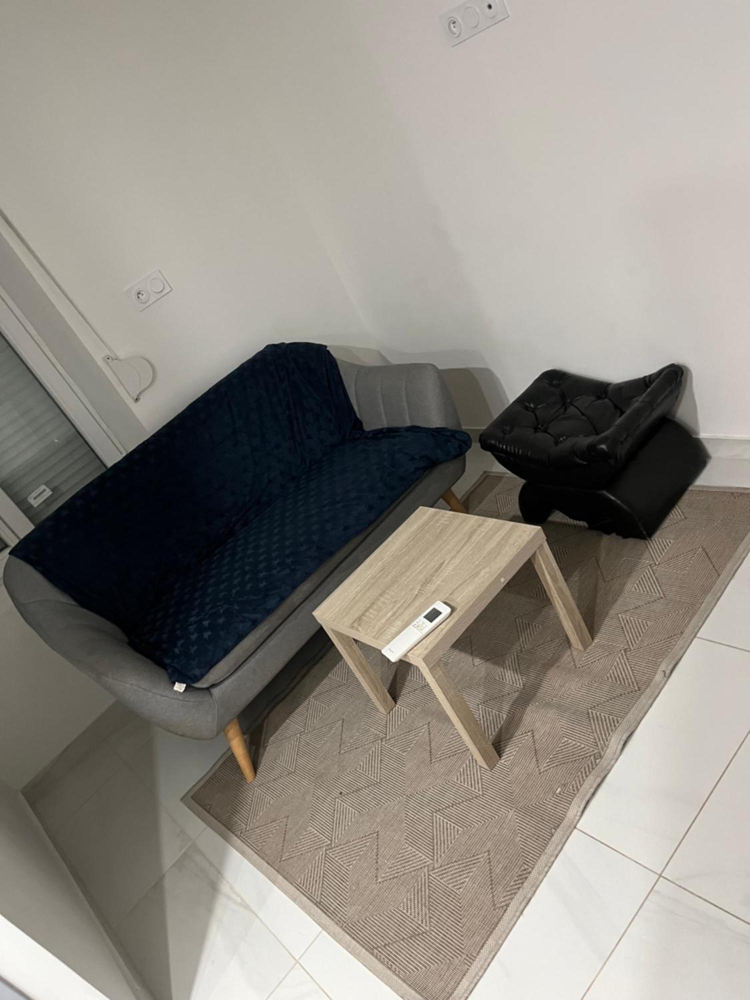 Appartement Calme Dans Villa Individuelle Bagnols-sur-Cèze Exteriör bild